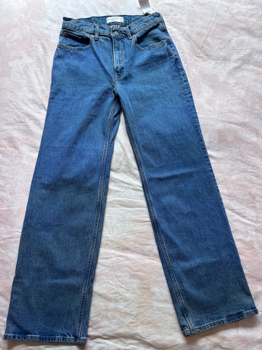 NWT Abercrombie & Fitch High Rise 90s Relaxed Jean Size 28 - Picture 3 of 7
